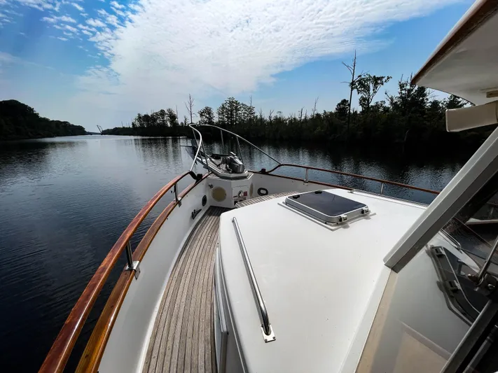 Tallulah Yacht Photos Pics Foredeck