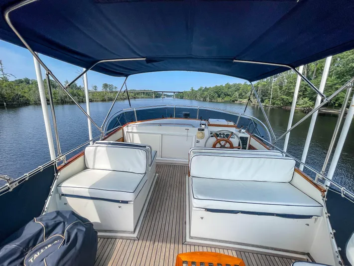 Tallulah Yacht Photos Pics Flybridge