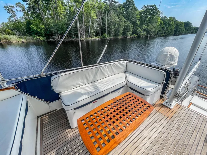 Tallulah Yacht Photos Pics Flybridge