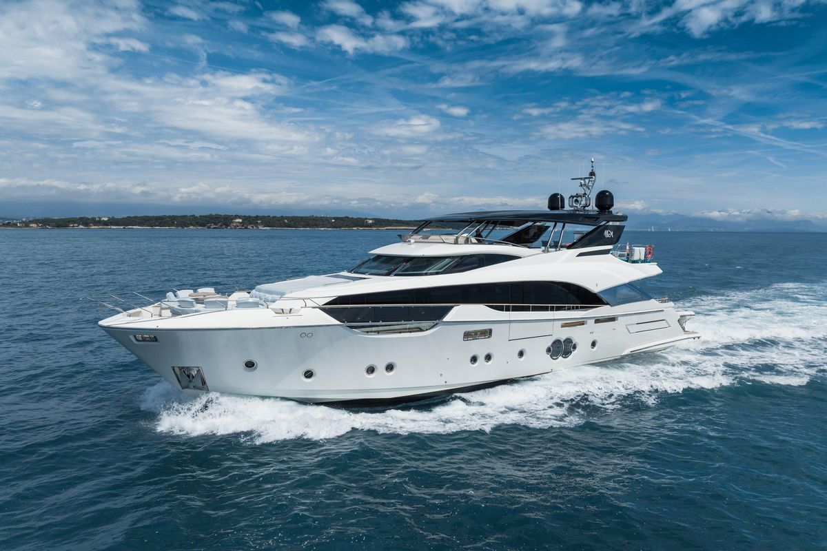2021 Monte Carlo Yachts 96 