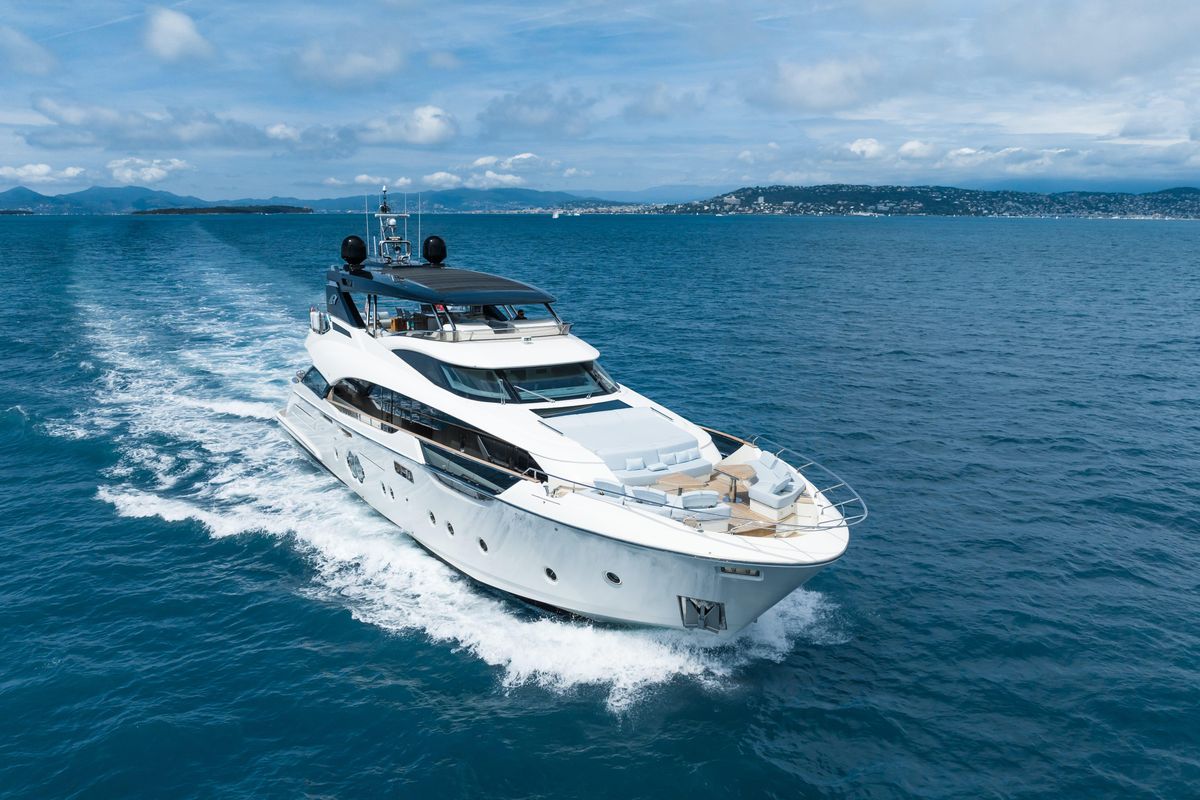 2021 Monte Carlo Yachts 96 