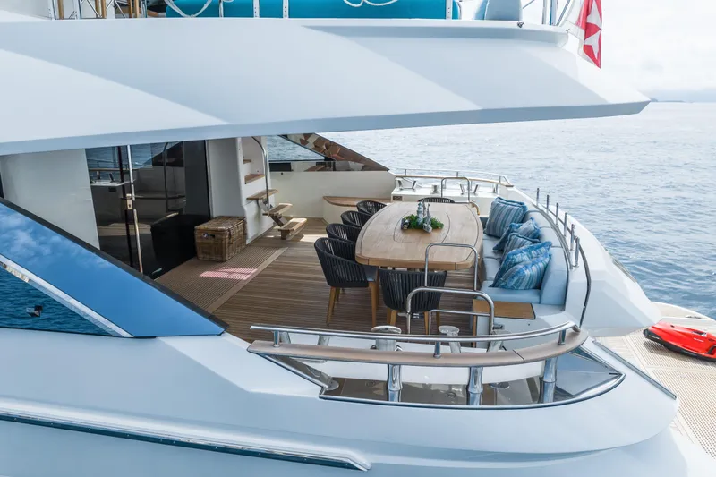 Rocco Yacht Photos Pics Luxury outdoor dining area on 2021 Monte Carlo Yachts MCY 96.