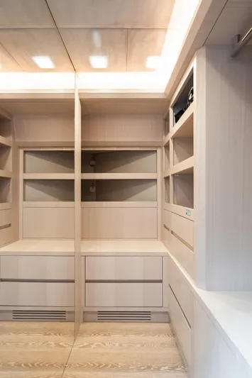 Rocco Yacht Photos Pics Walk-in closet on Monte Carlo Yachts MCY 96, 2021 model.