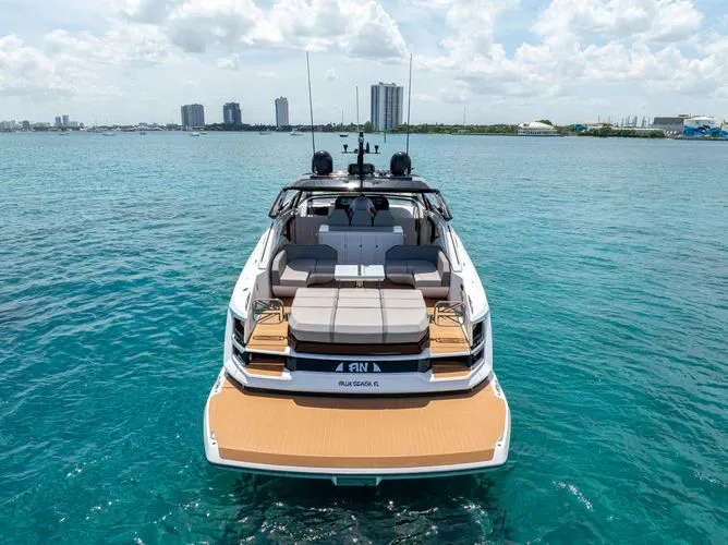 Fin Yacht Photos Pics 2024 Sunseeker 55 - Image 10