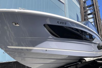 Sea Ray 370 Sundancer Outboard