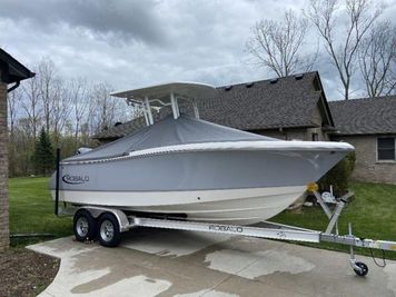 Robalo 2018 R230