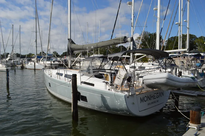 Monhegan Yacht Photos Pics Hanse 418 - Port Aft