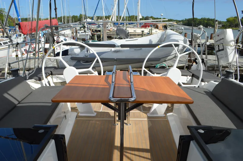 Monhegan Yacht Photos Pics Hanse 418 - Cockpit Table