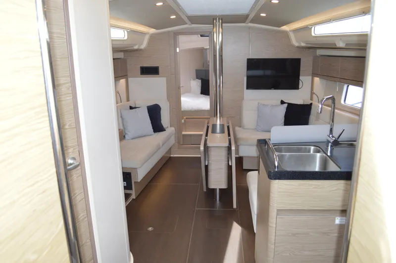 Monhegan Yacht Photos Pics Hanse 418 - Salon (2)