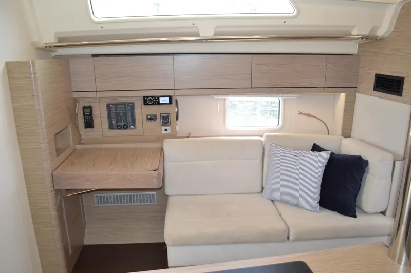 Monhegan Yacht Photos Pics Hanse 418 - Port Side Settee and Nav. Station