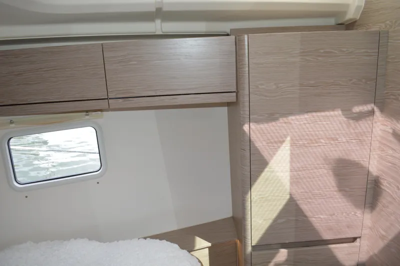 Monhegan Yacht Photos Pics Hanse 418 - V-Berth Stbd. Storage