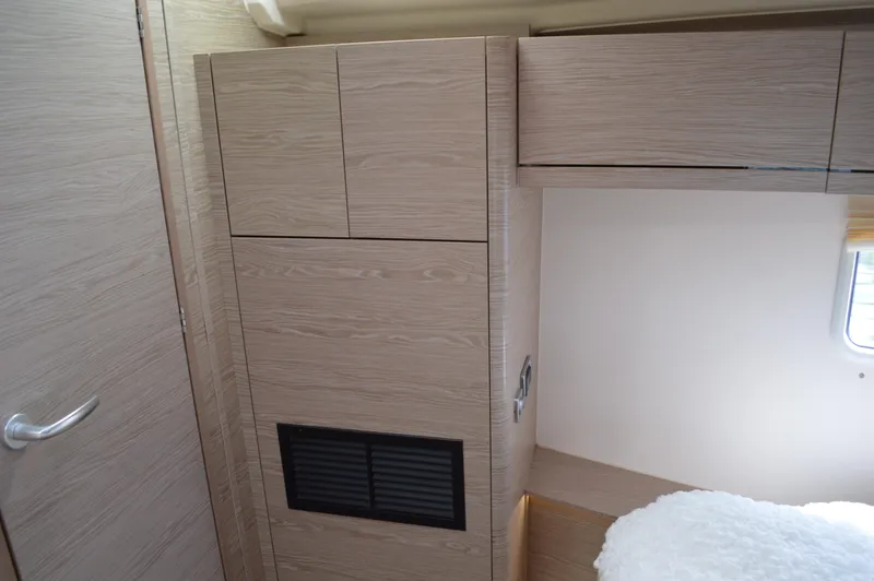 Monhegan Yacht Photos Pics Hanse 418 - V-Berth Port Storage