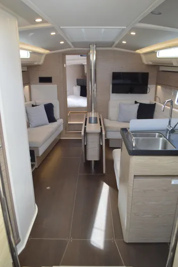 Monhegan Yacht Photos Pics Hanse 418 - Salon