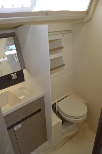 Monhegan Yacht Photos Pics Hanse 418 - Head and Shower