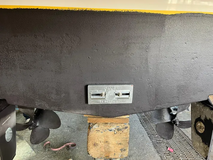 Dazilus Yacht Photos Pics 