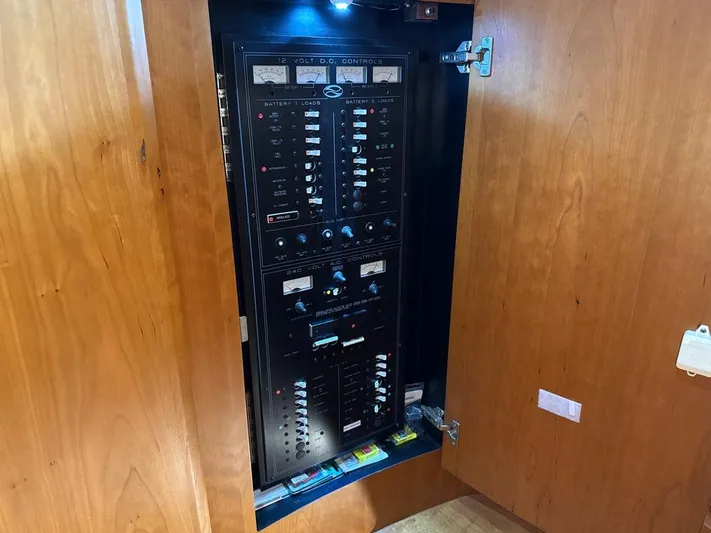 Dazilus Yacht Photos Pics 