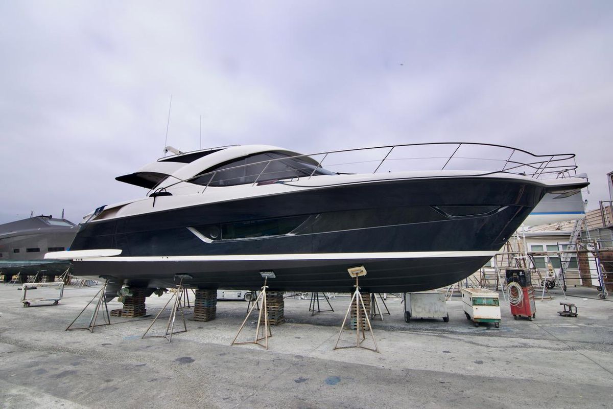 2012 Riviera 44 