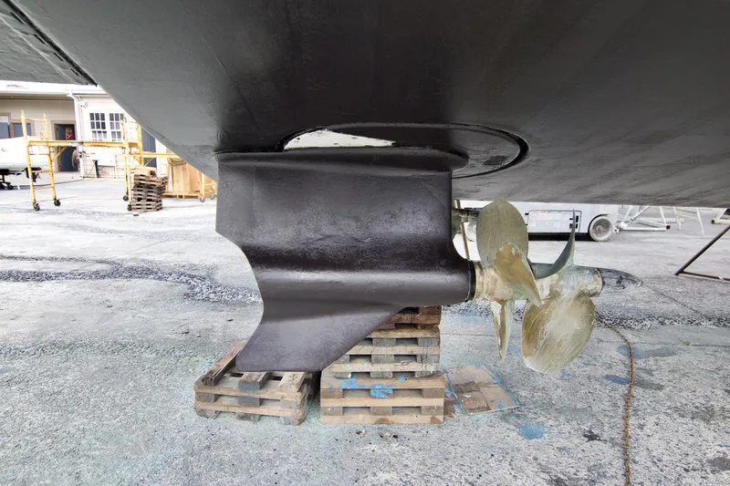 No Contingencies Yacht Photos Pics Propeller and rudder of 2012 Riviera 440 Sport Yacht on dry dock.
