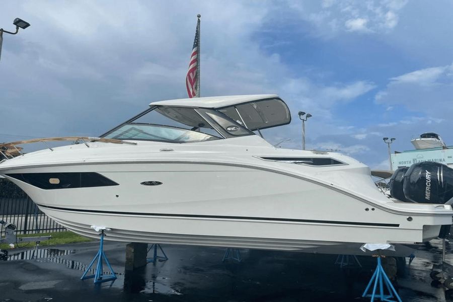 2022 Sea Ray 320 Sundancer OB