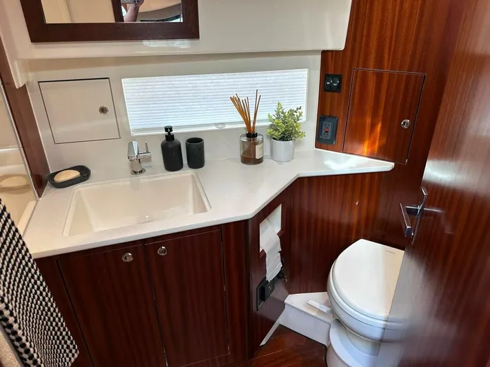  Yacht Photos Pics 2024 Pursuit Os 445 - Image 13