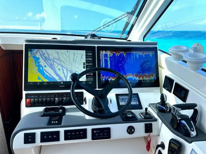  Yacht Photos Pics 2024 Pursuit Os 445 - Image 12