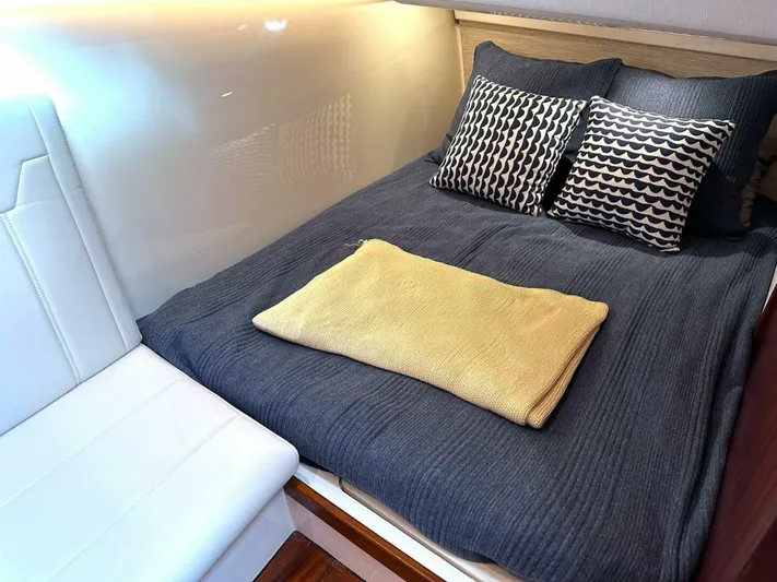  Yacht Photos Pics 2024 Pursuit Os 445 - Image 14