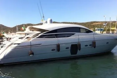 2010 Pershing 64