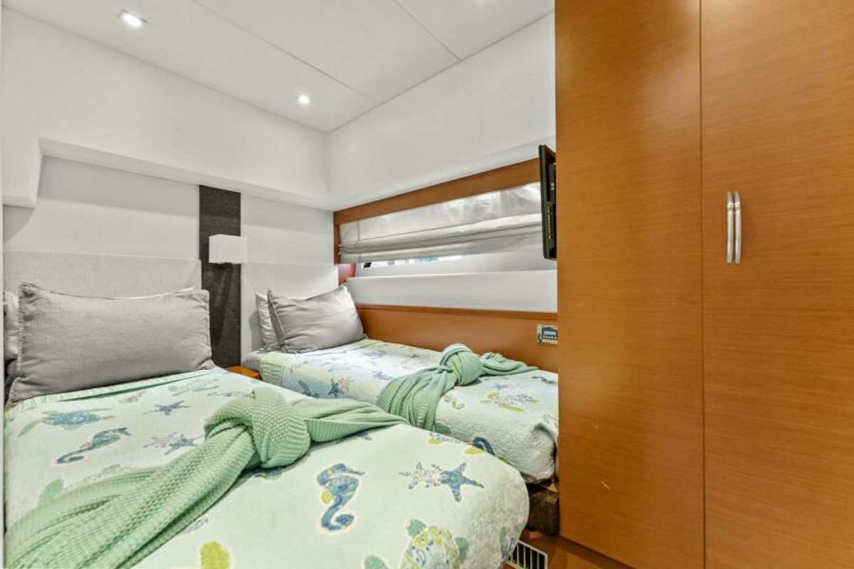 2013 Prestige 55 