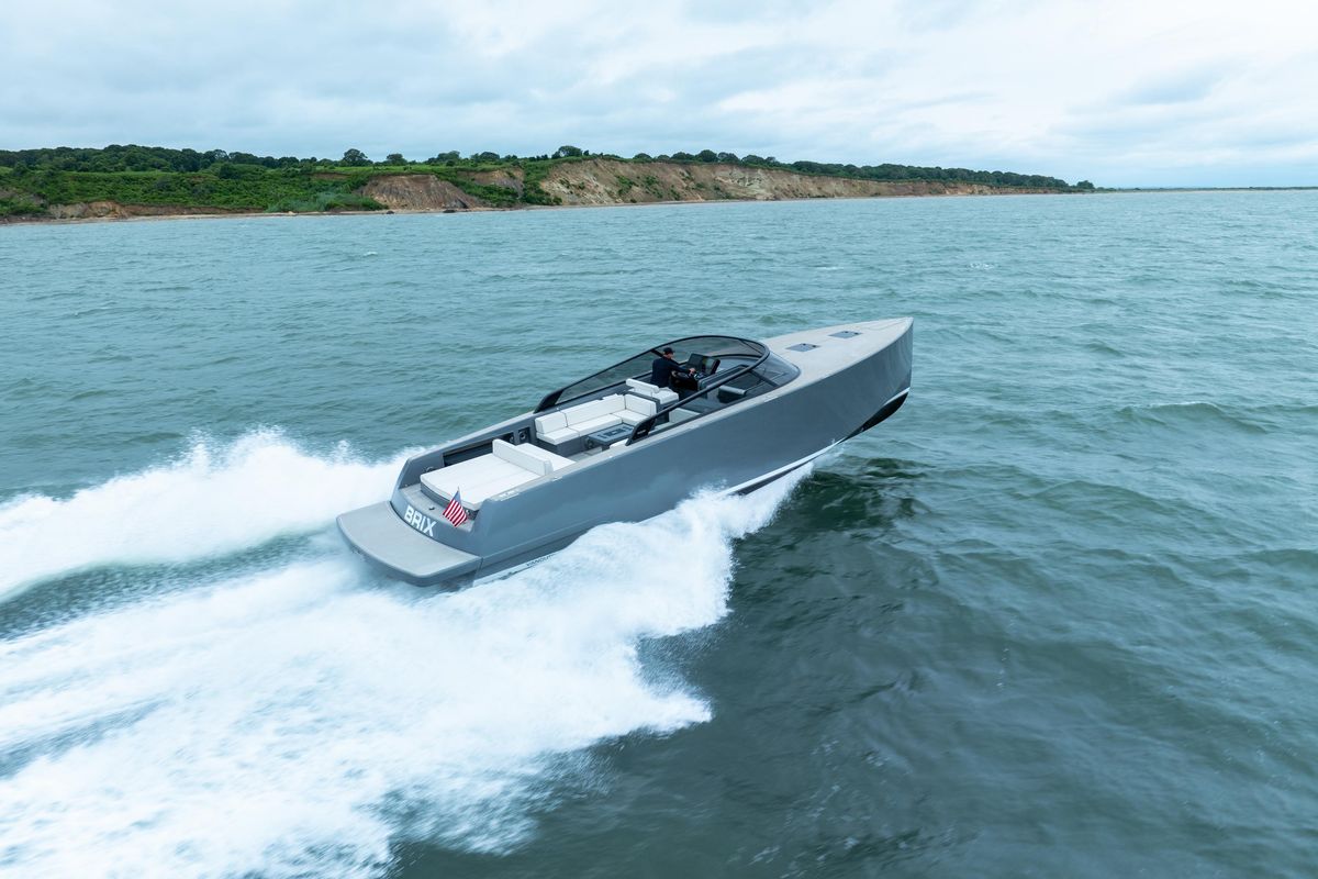 2023 VanDutch 48 