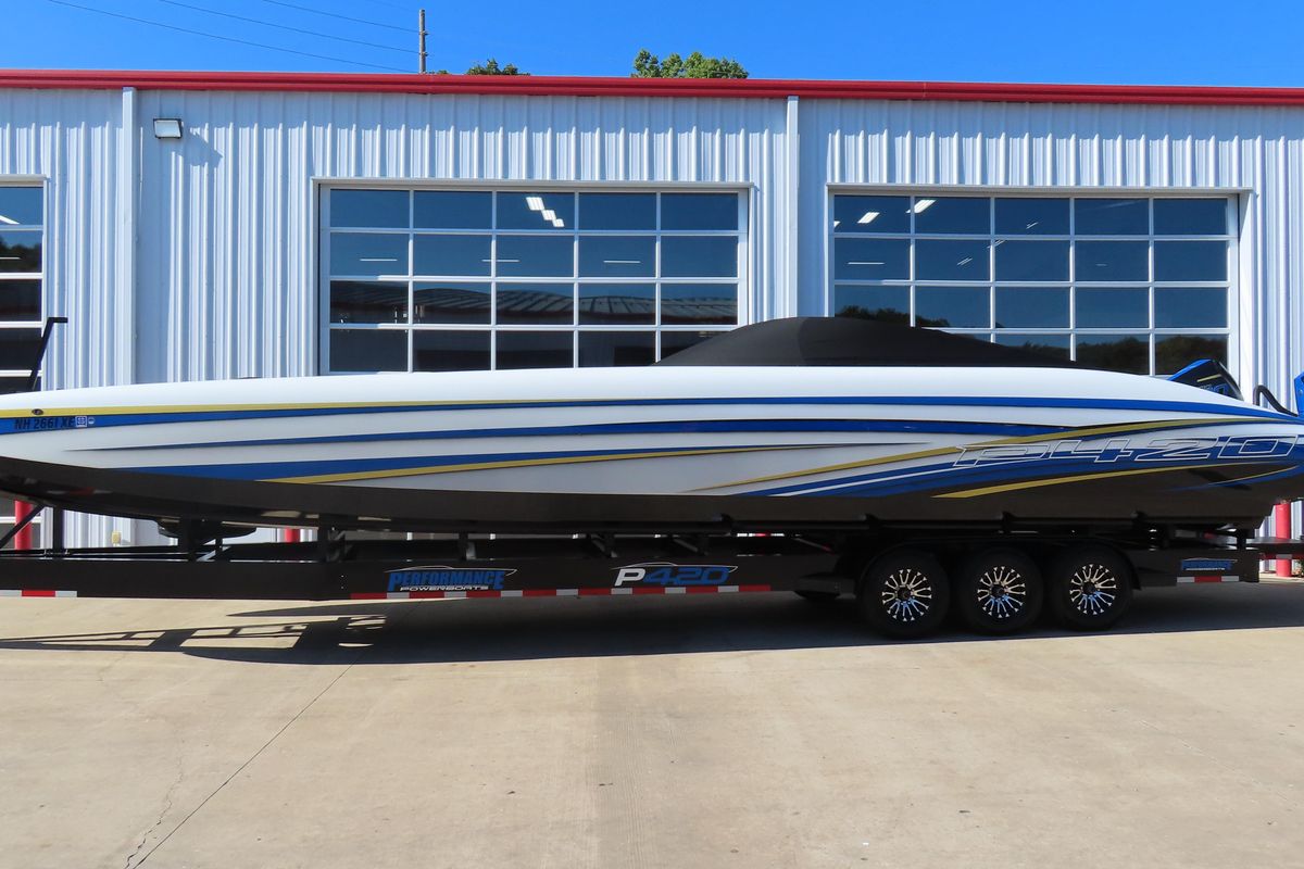 2025 Performance Powerboats 42 