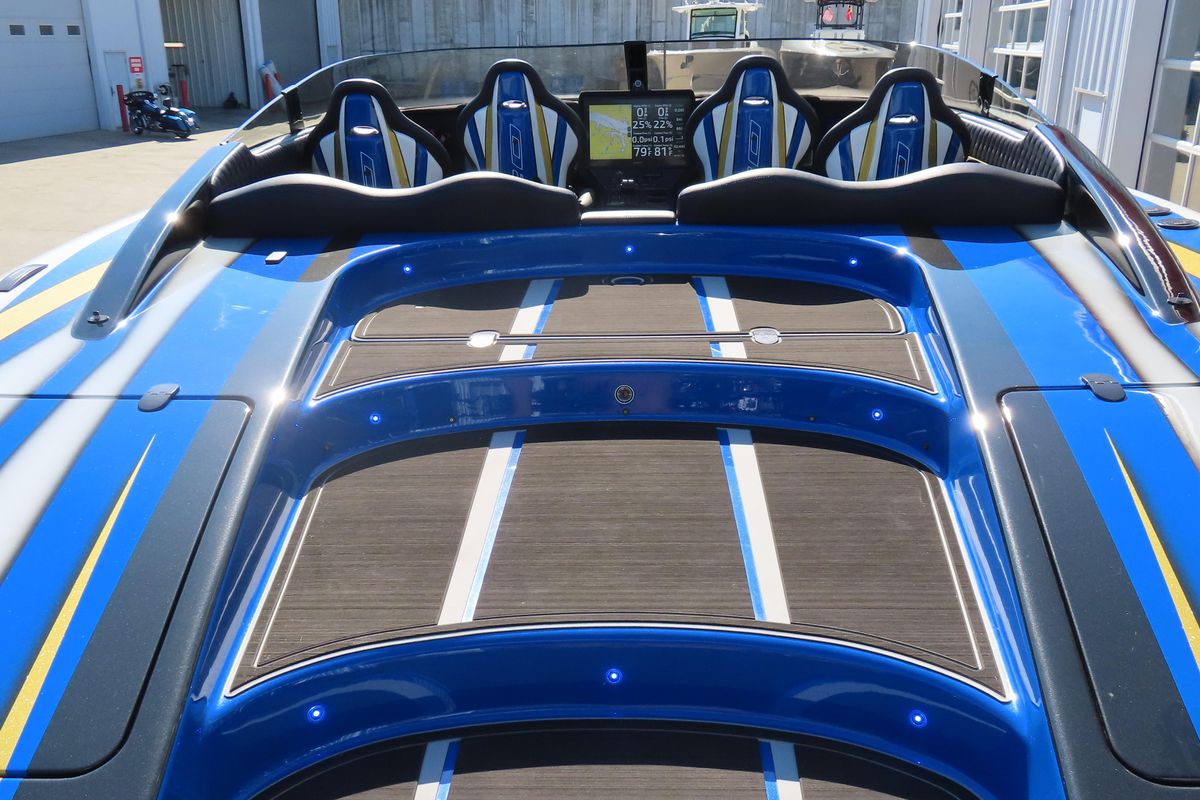 2025 Performance Powerboats 42 