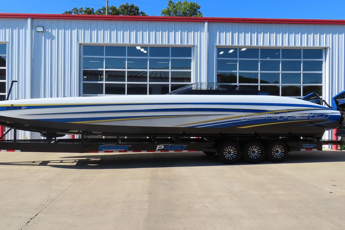 2025 Performance Powerboats 42 