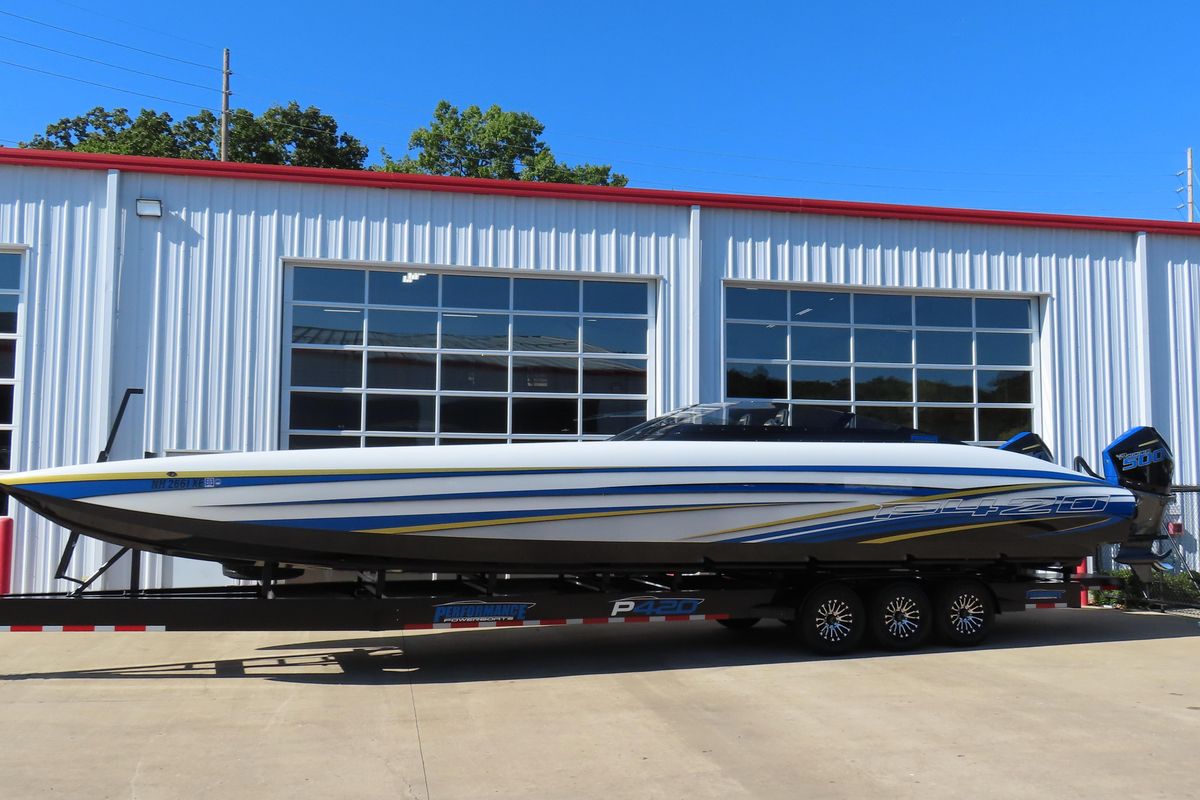 2025 Performance Powerboats 42 
