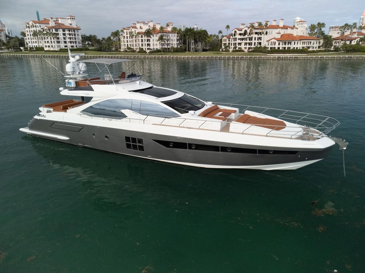 2015 Azimut 77 