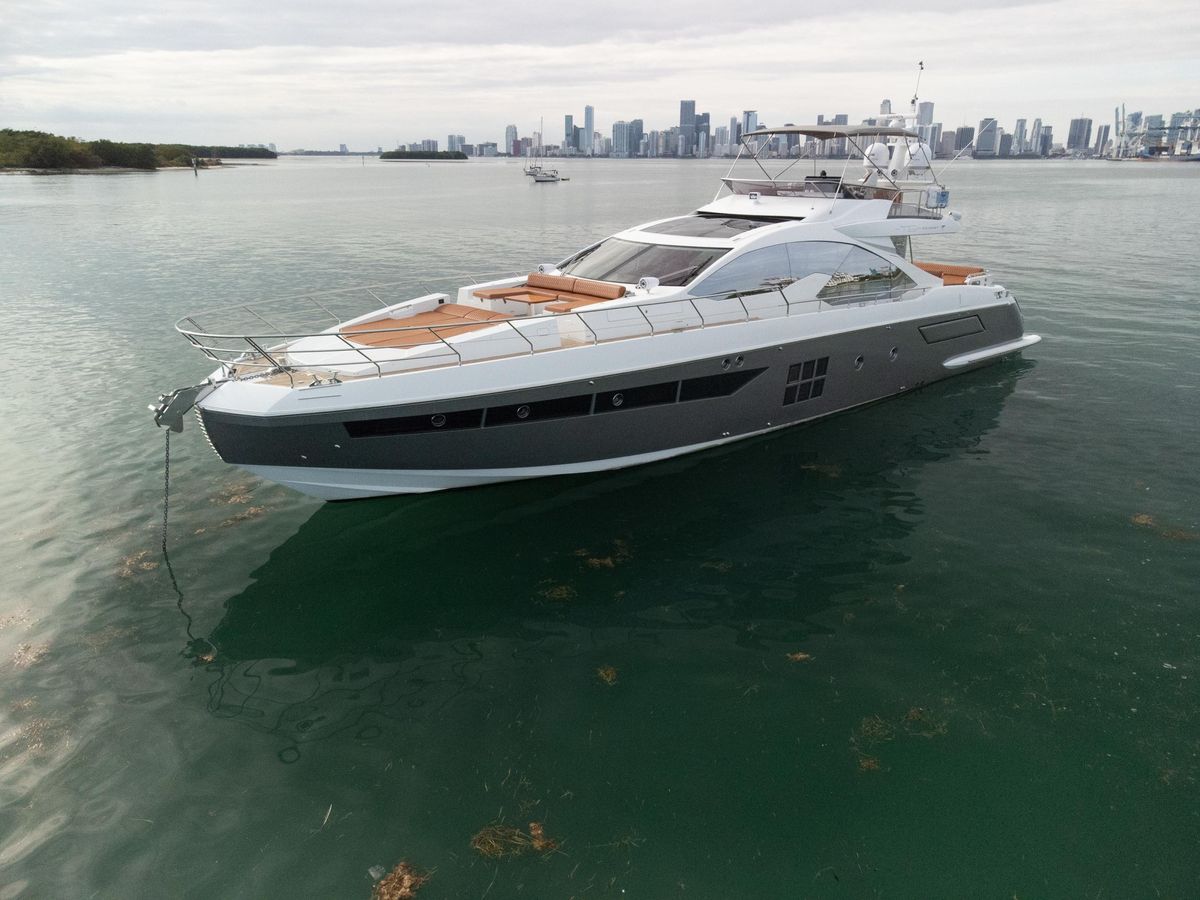 2015 Azimut 77 