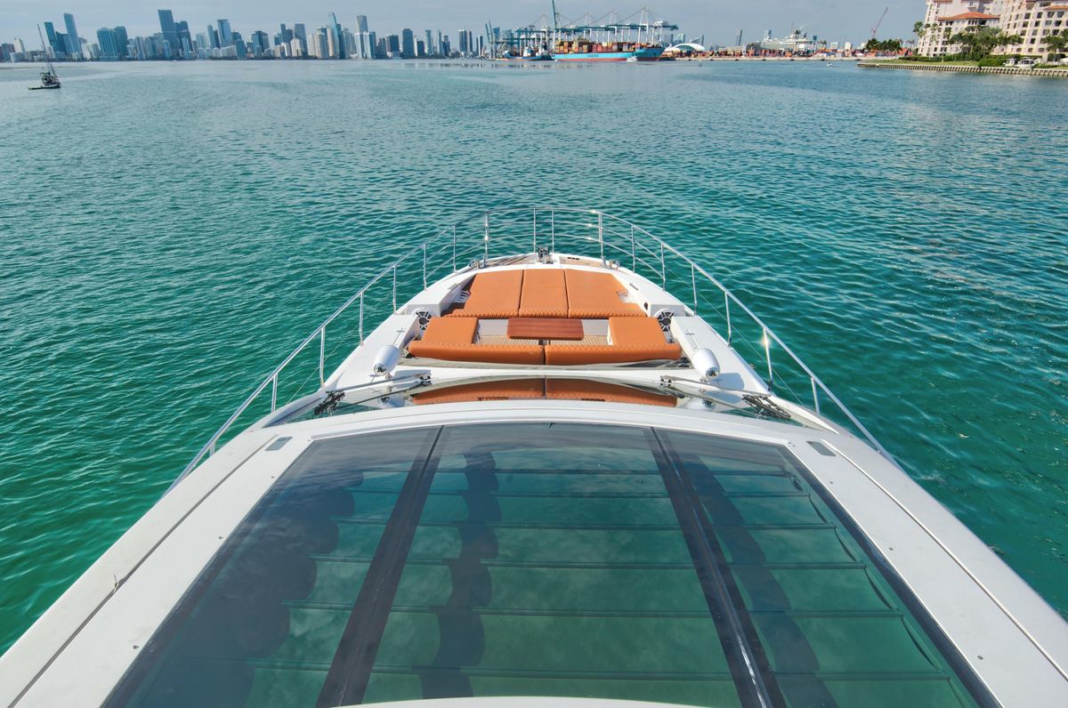 2015 Azimut 77 