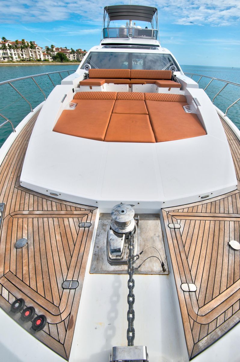 2015 Azimut 77 