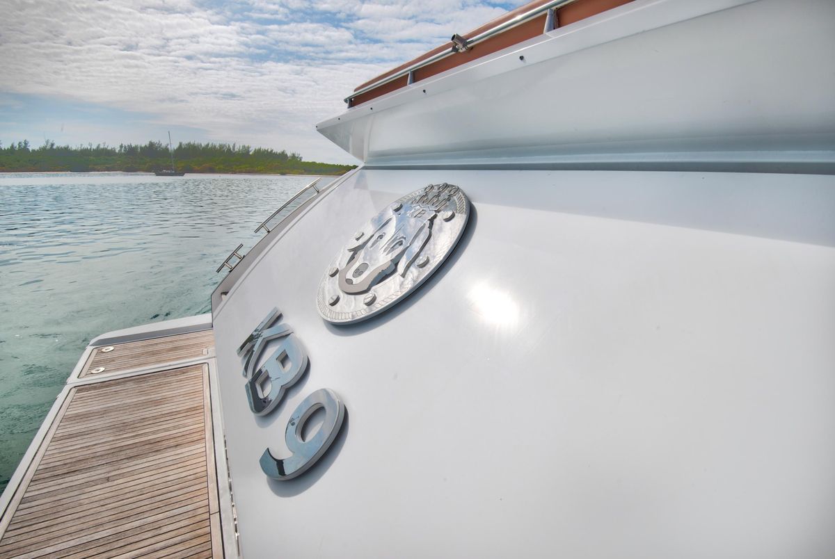2015 Azimut 77 