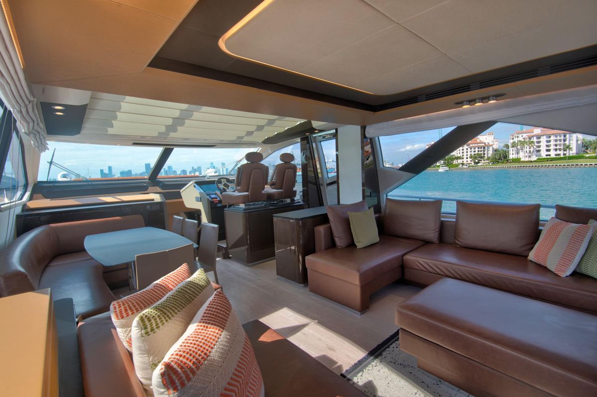 2015 Azimut 77 