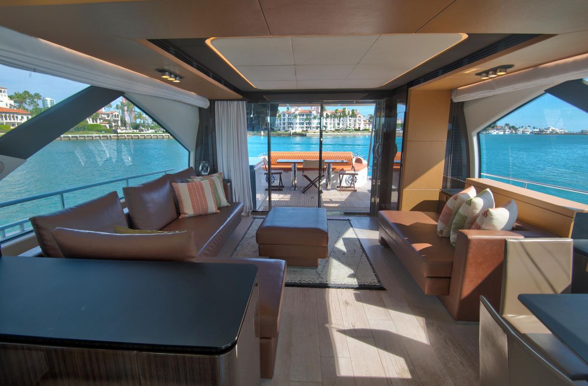 2015 Azimut 77 