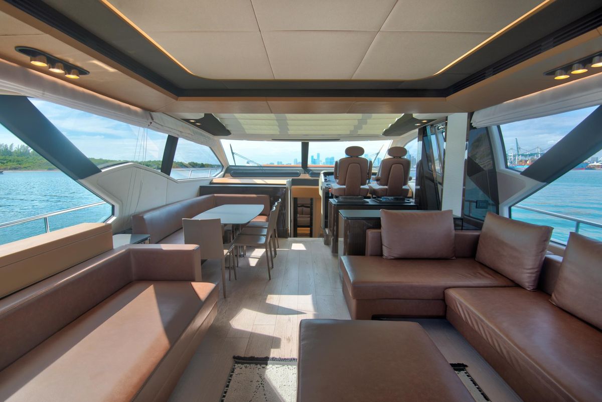 2015 Azimut 77 