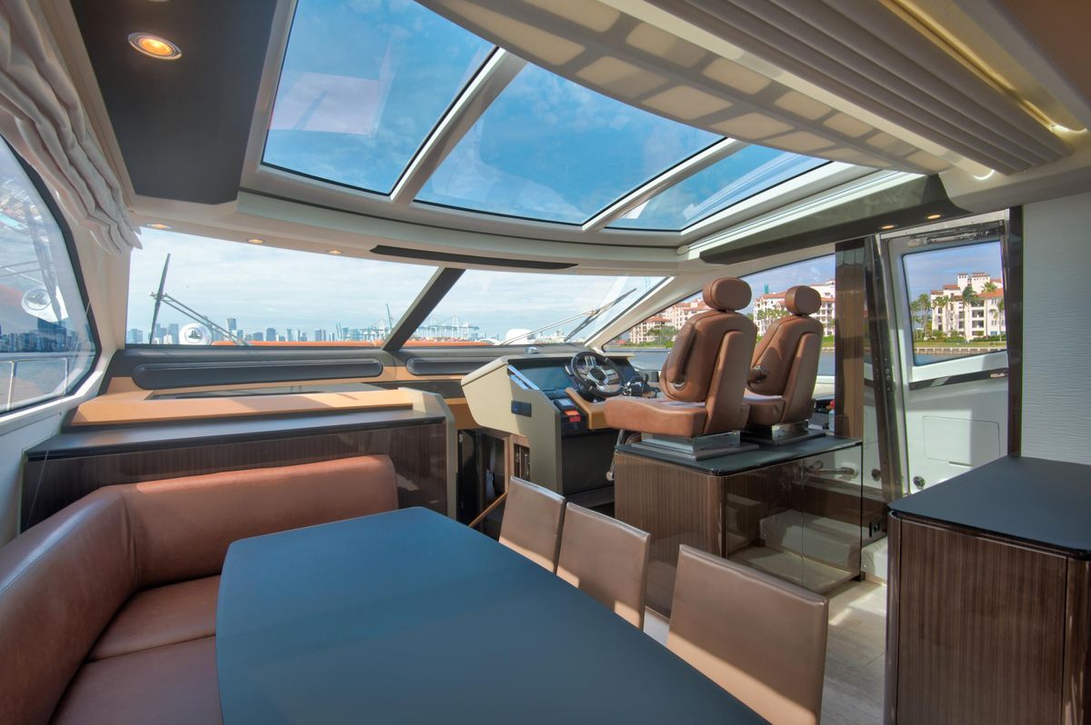 2015 Azimut 77 