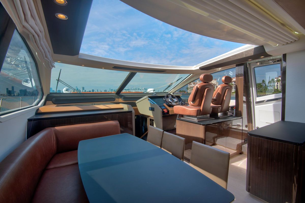 2015 Azimut 77 