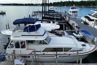 Chris-Craft 410 Motor Yacht