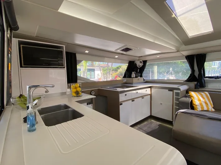 Stargazer Yacht Photos Pics 