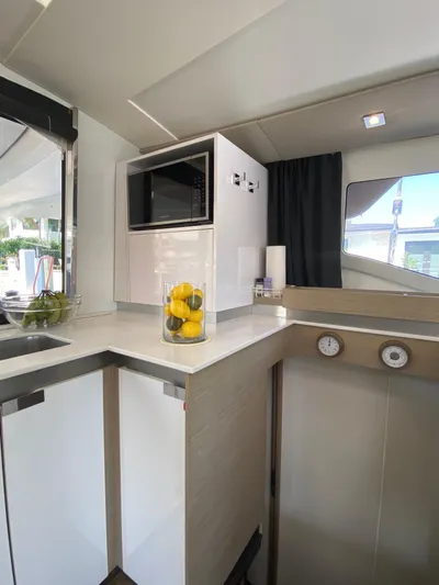 Stargazer Yacht Photos Pics 