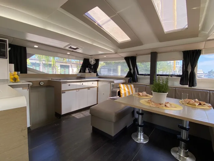 Stargazer Yacht Photos Pics 