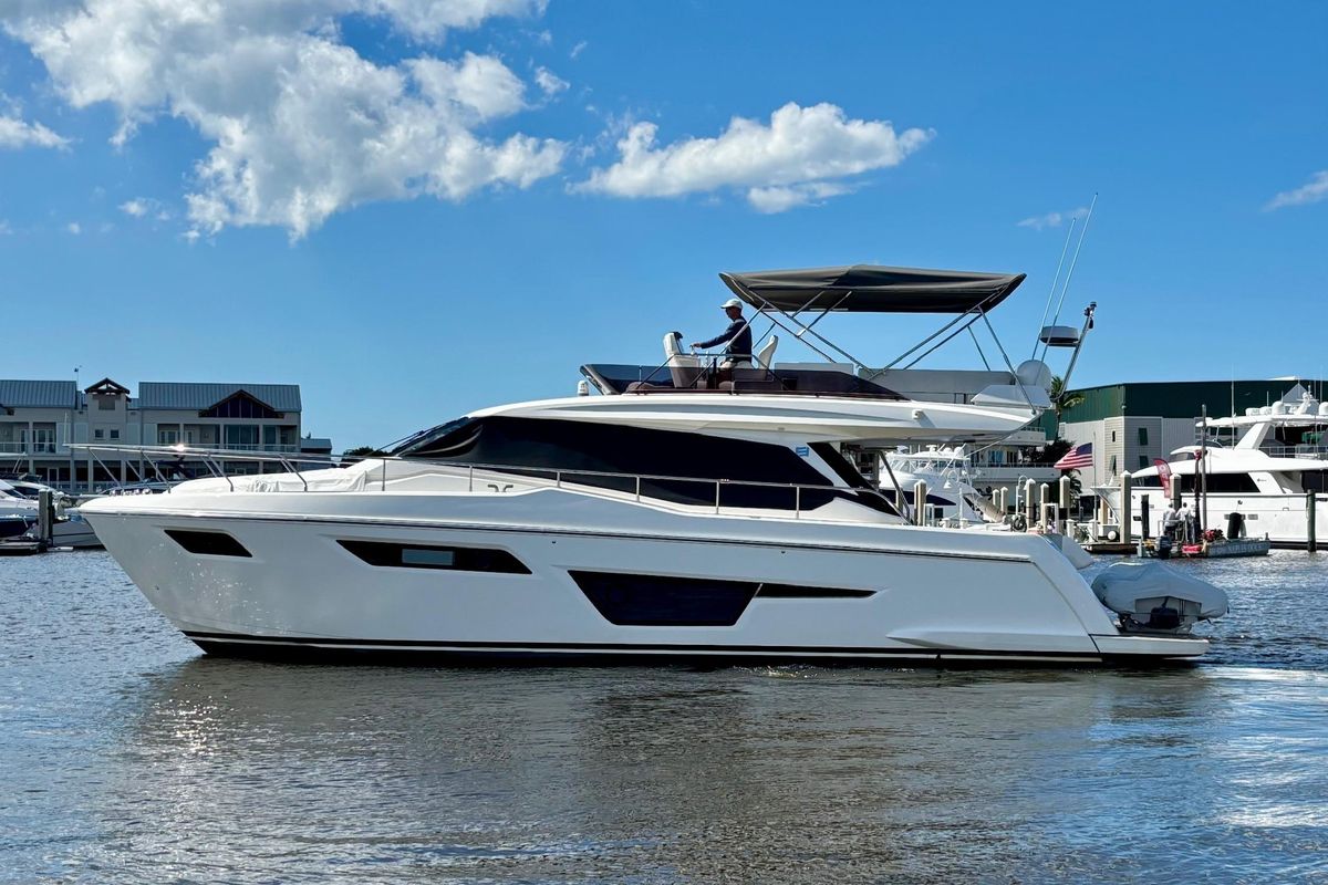 2021 Ferretti Yachts 50