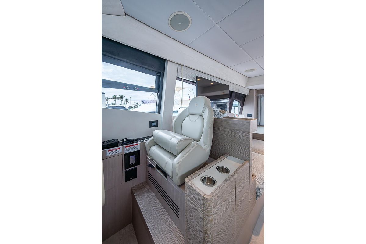 2021 Ferretti Yachts 50