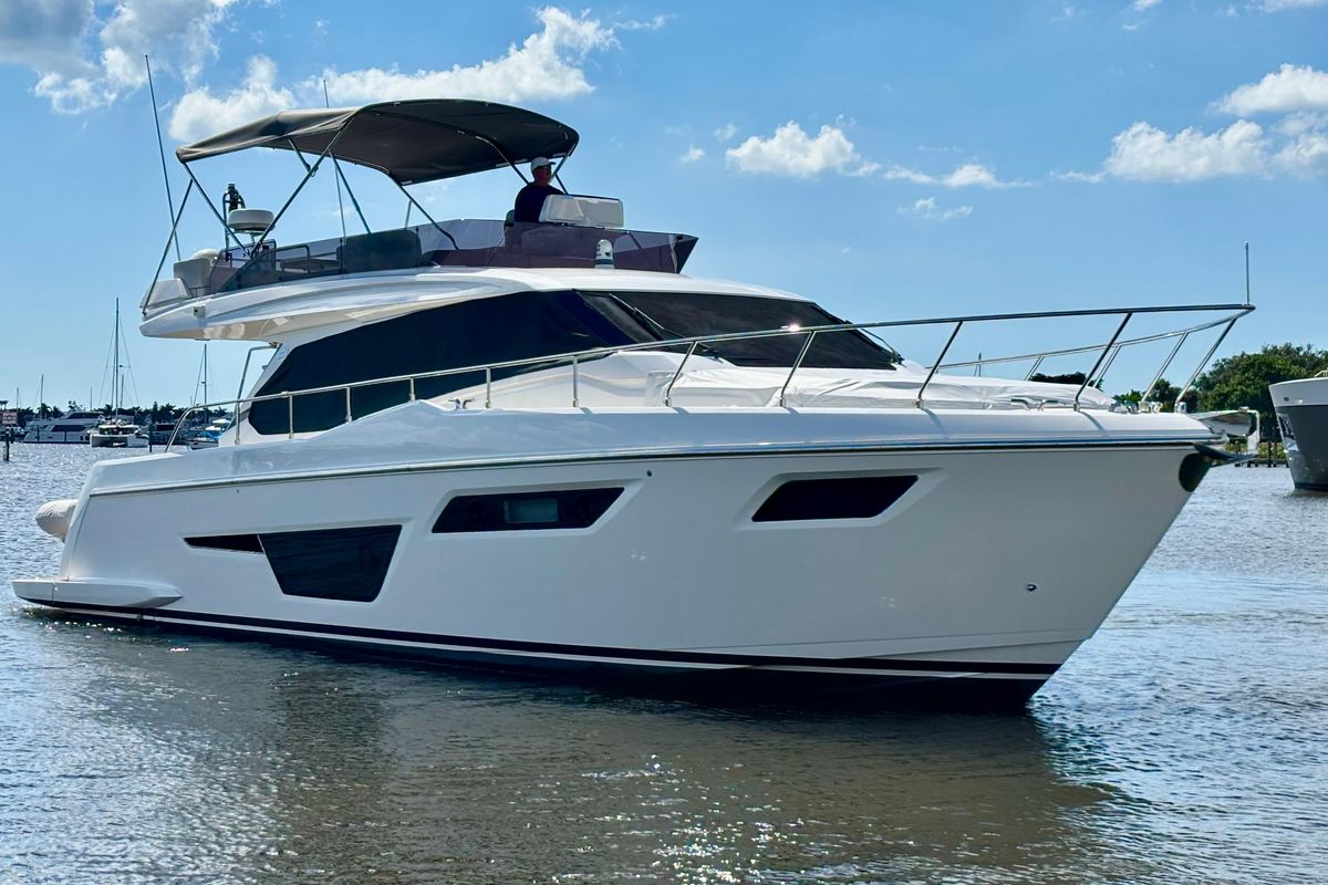 2021 Ferretti Yachts 50